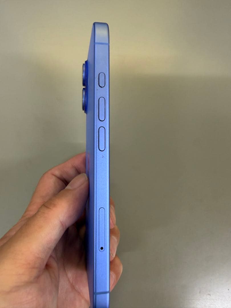 Apple iPhone 16 Simフリー　128GB ウルトラマリン+オマケ