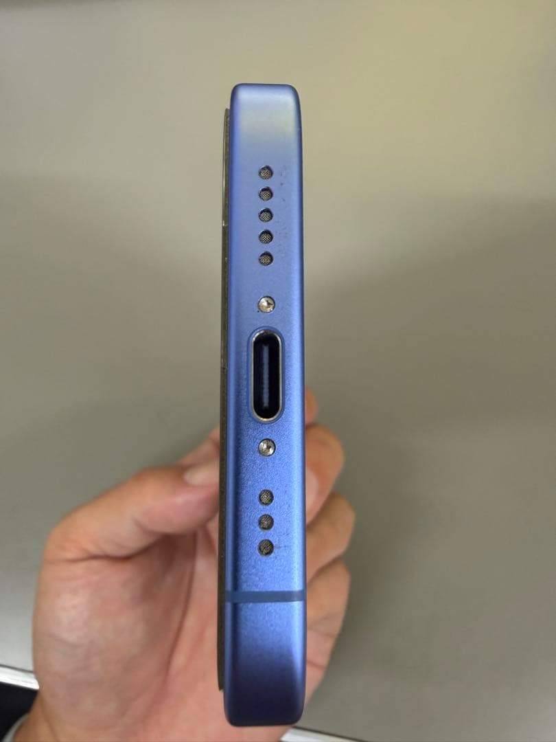 Apple iPhone 16 Simフリー　128GB ウルトラマリン+オマケ