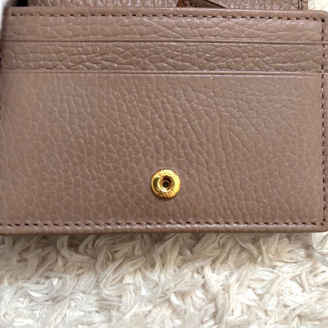 美品✨GUCCI GGマーモント コンパクト財布 ベージュ 二つ折り