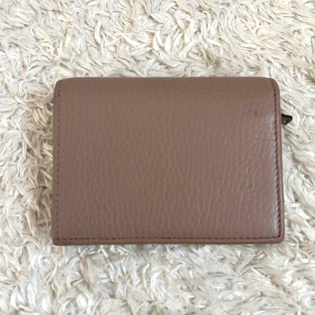 美品✨GUCCI GGマーモント コンパクト財布 ベージュ 二つ折り