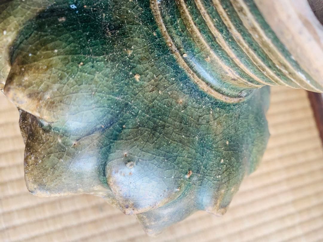 中国六朝時代蓮花模様青磁油灯