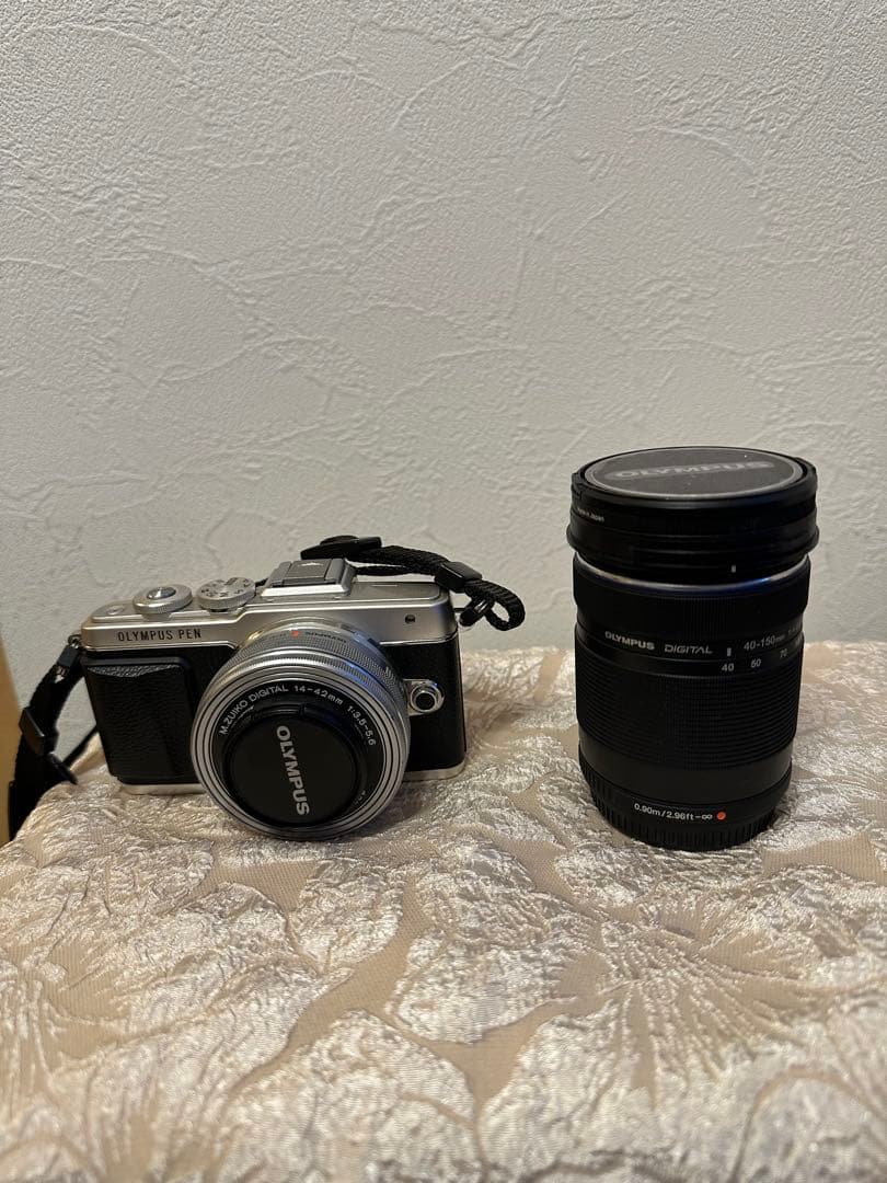 【美品】OLYMPUSミラーレス一眼 PEN E-PL7 ダブルズームキット
