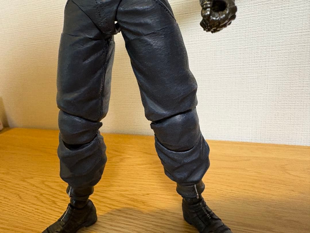 プレイアーツ改 vol.1 クラウド•ストライフ フィギュア