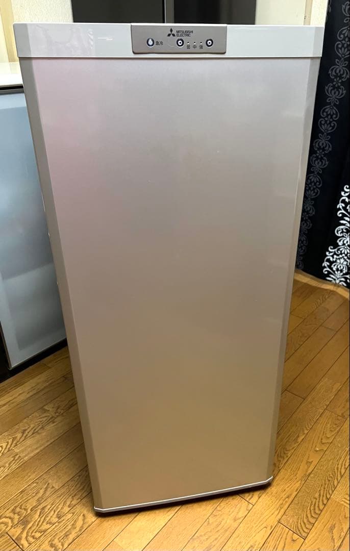 ぽん MITSUBISHI MF-U12B-S ノンフロン冷凍庫 121L