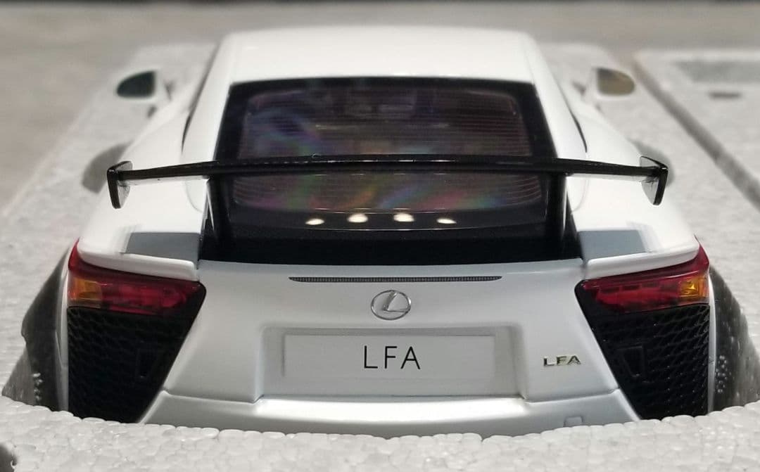 【新品未使用】1/18 オートアート レクサス LFA ニュルブルクリンクP