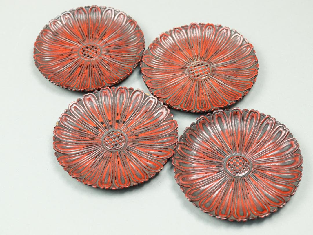 鎌倉彫 銭堂製 二重菊菓子取 4枚 菓子皿 共箱