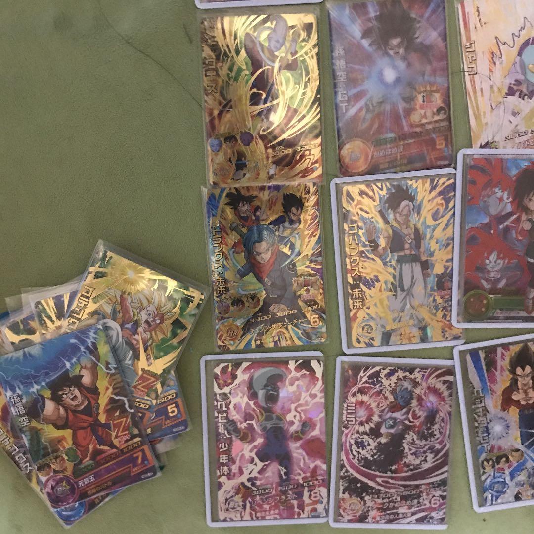 ドラゴンボールヒーローズ引退品です。傷があるものがあるので確認しておいてください