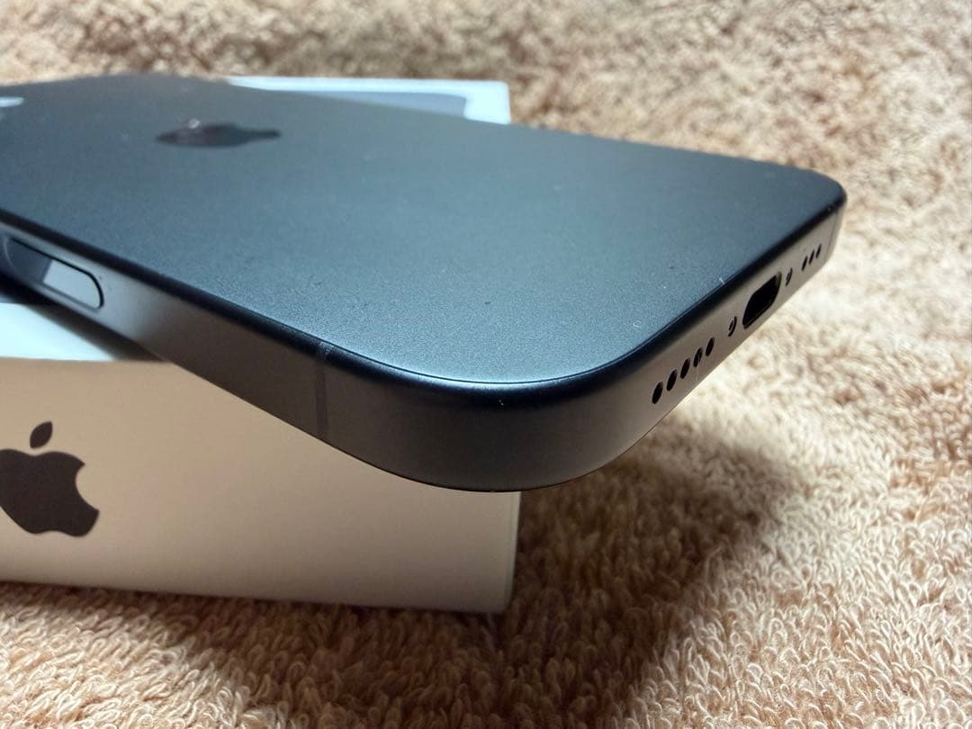 Apple iPhone 16 ブラック ￼128GB 99% ￼ SIMフリー