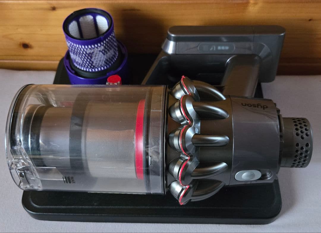 ★Dyson スティッククリーナー 本体+多機能アタッチメント+スタンド