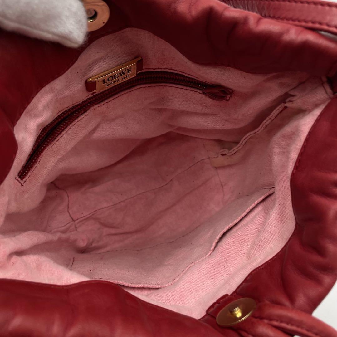 美品● ロエベ ショルダーバッグ 巾着 アナグラム ロゴ レッド レザー