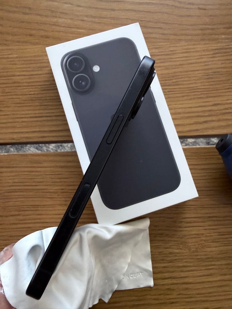 [美品] iPhone 16 本体　128GB