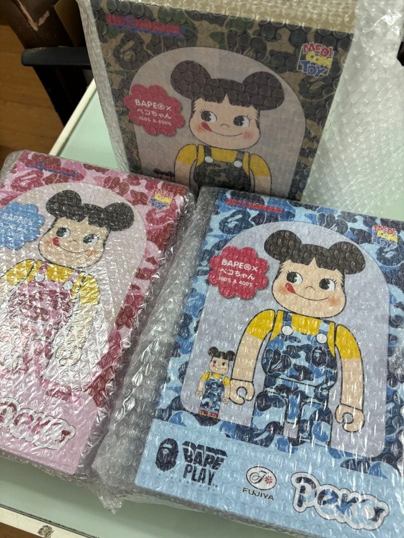 ベアブリック 新品未開封 BAPE ペコちゃん コラボ100&400 3箱セット