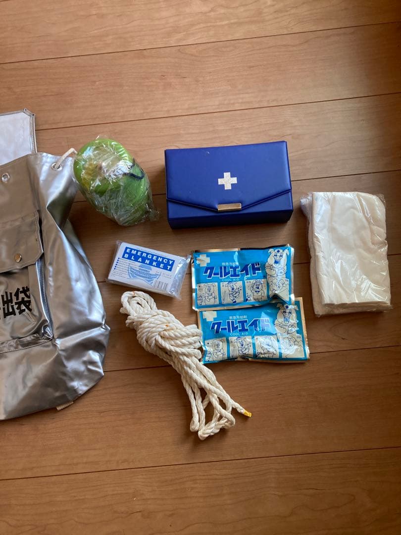 非常持出袋　防災グッズ 防災用品 非常時 避難用品 台風 災害 水害 リュック