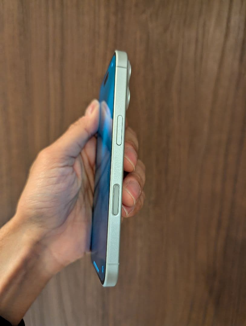 Apple iPhone 16 sim フリー バッテリー100% 美品