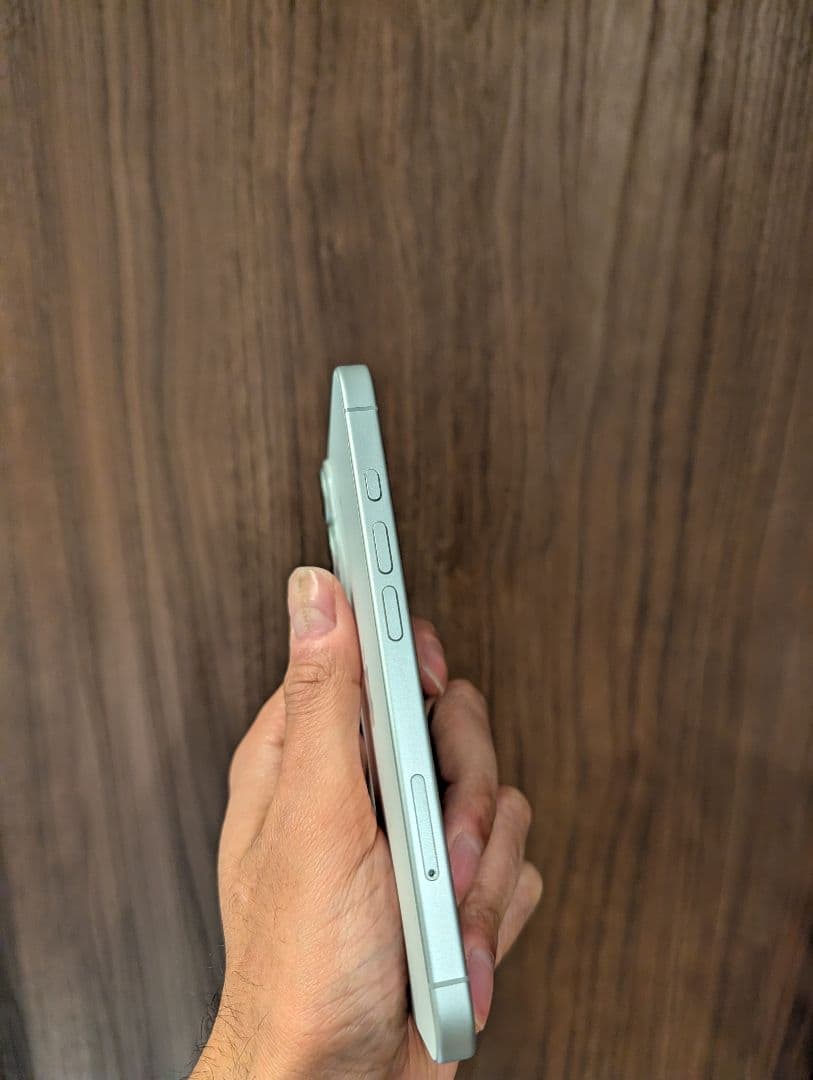 Apple iPhone 16 sim フリー バッテリー100% 美品