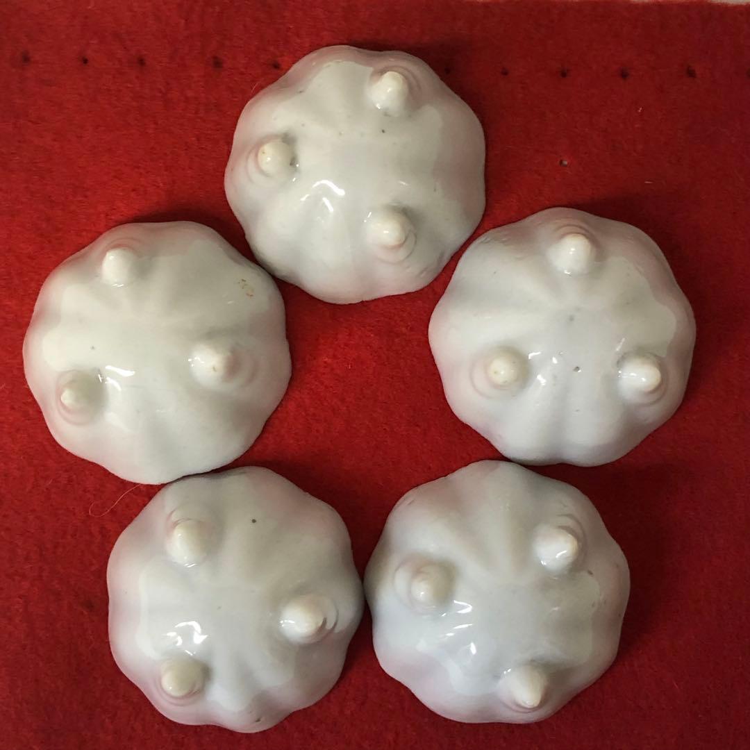 白磁　三つ足輪花極小手塩皿　骨董品　極小鉢　希少