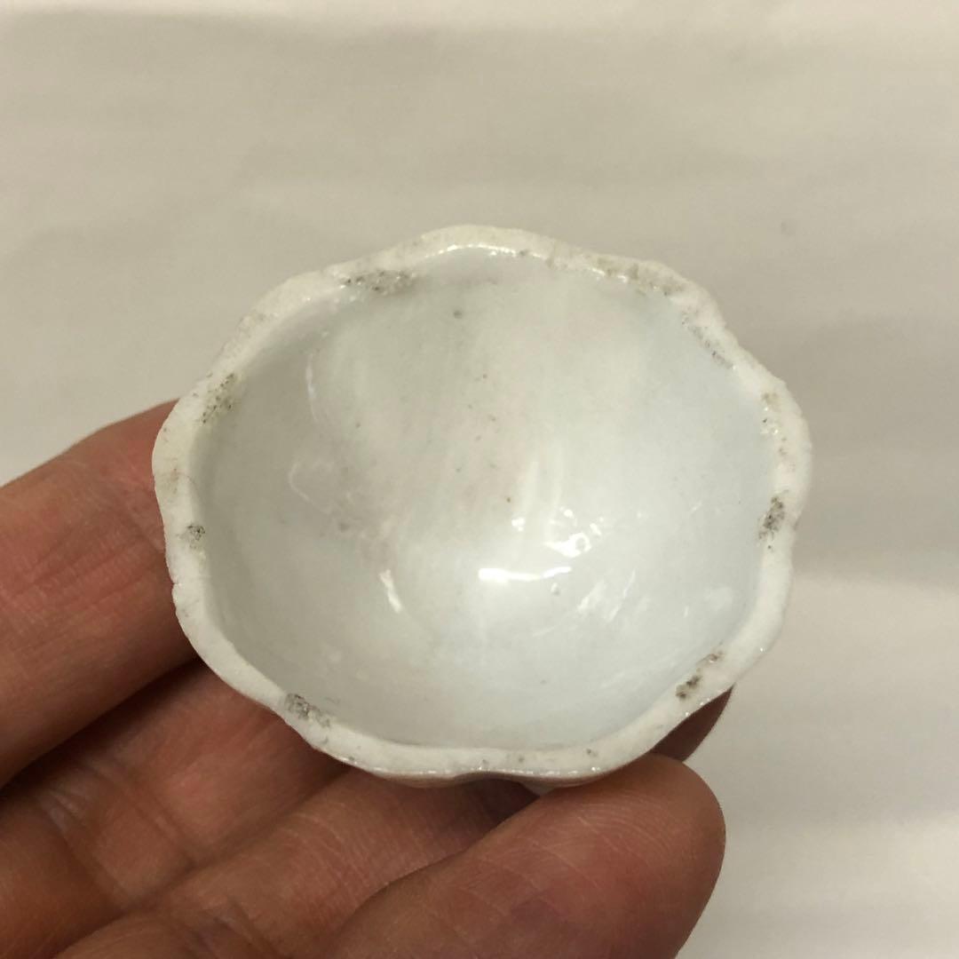 白磁　三つ足輪花極小手塩皿　骨董品　極小鉢　希少
