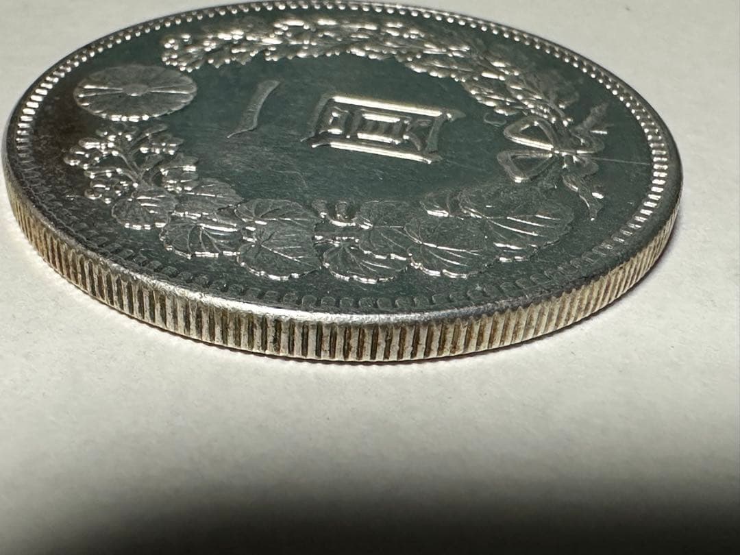 【本物保証】　極美品　トーン　一圓銀貨　明治35年銘　26.90g