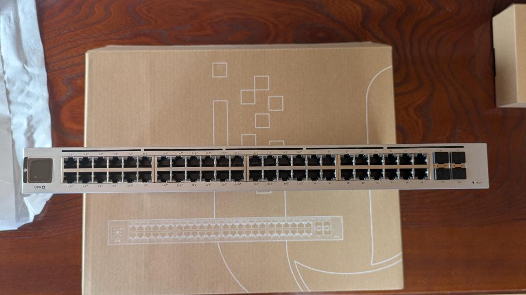 ルーター・ネットワーク機器 UNIFI switch 48 ports USW-48-PoE (195W)