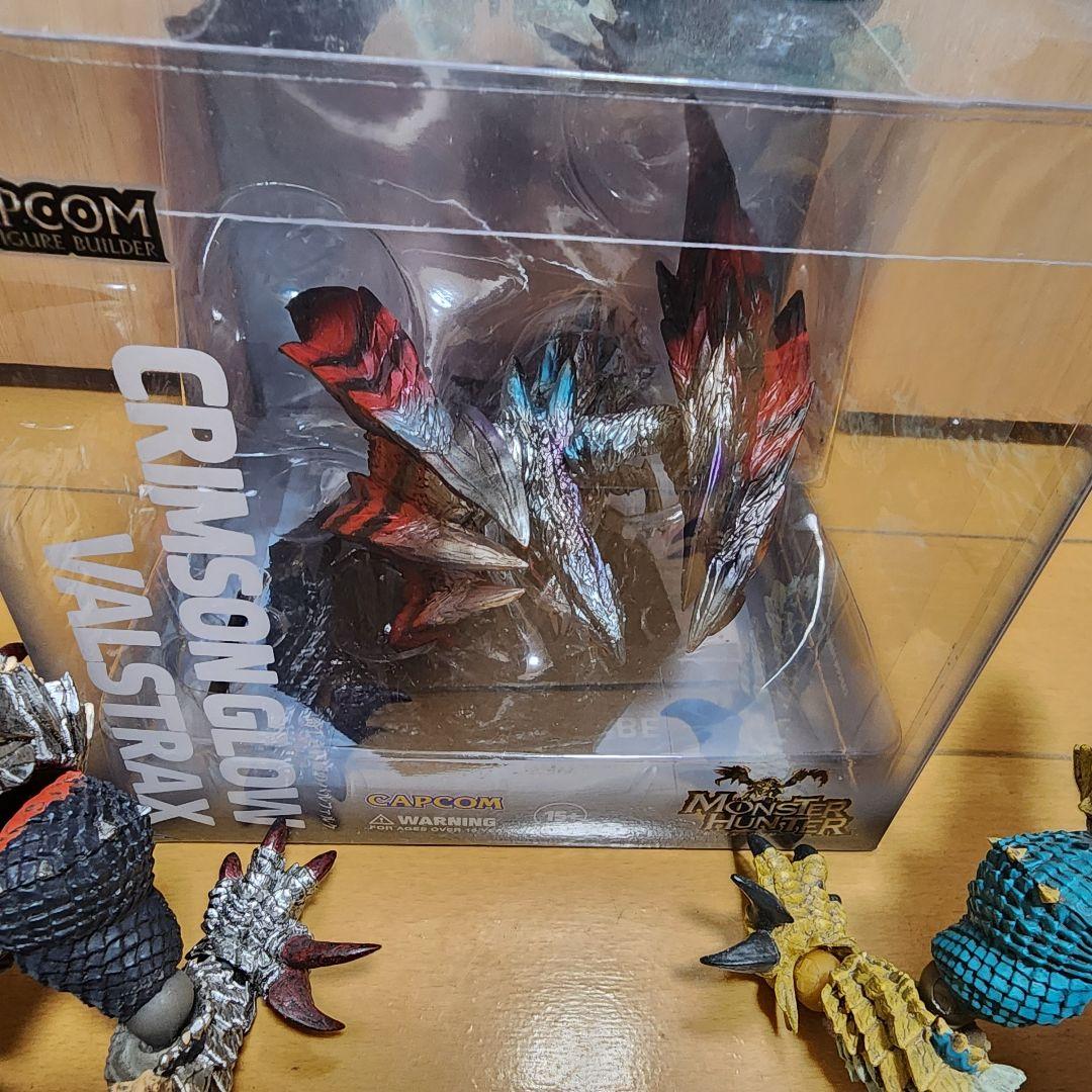 モンハン　フィギュア　ジンオウガ亜種　バルファルク　ラギアクルス希少種