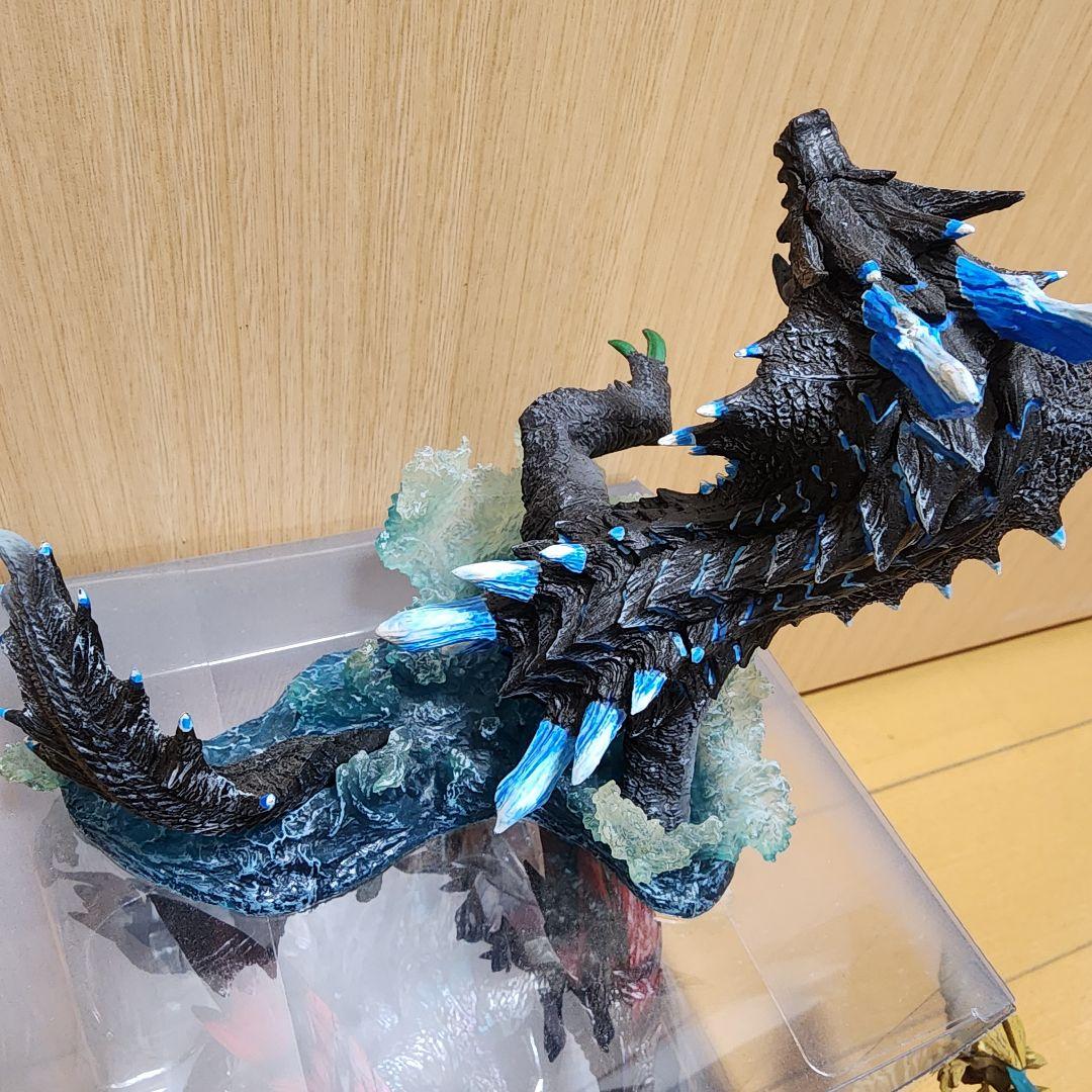 モンハン　フィギュア　ジンオウガ亜種　バルファルク　ラギアクルス希少種