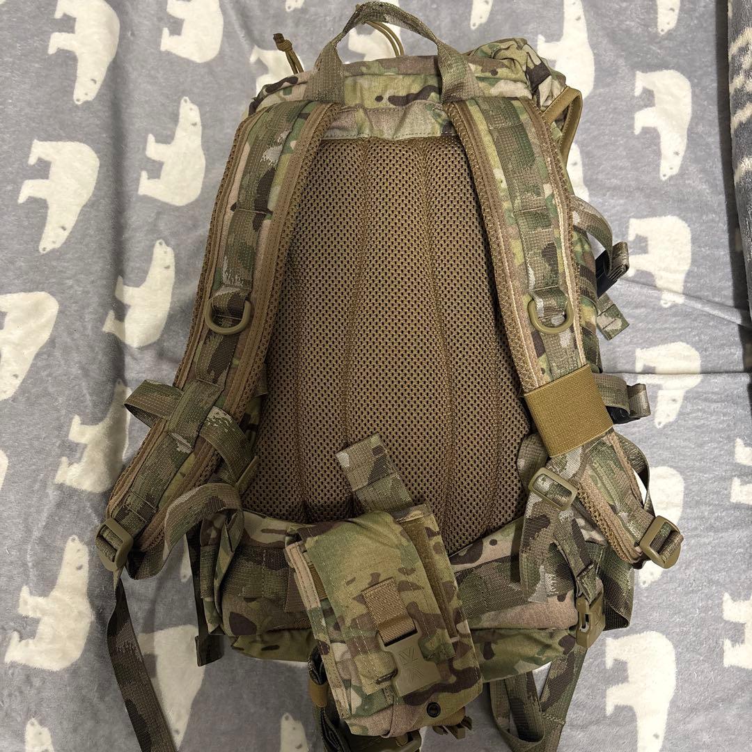 Predator 30 迷彩バックパック