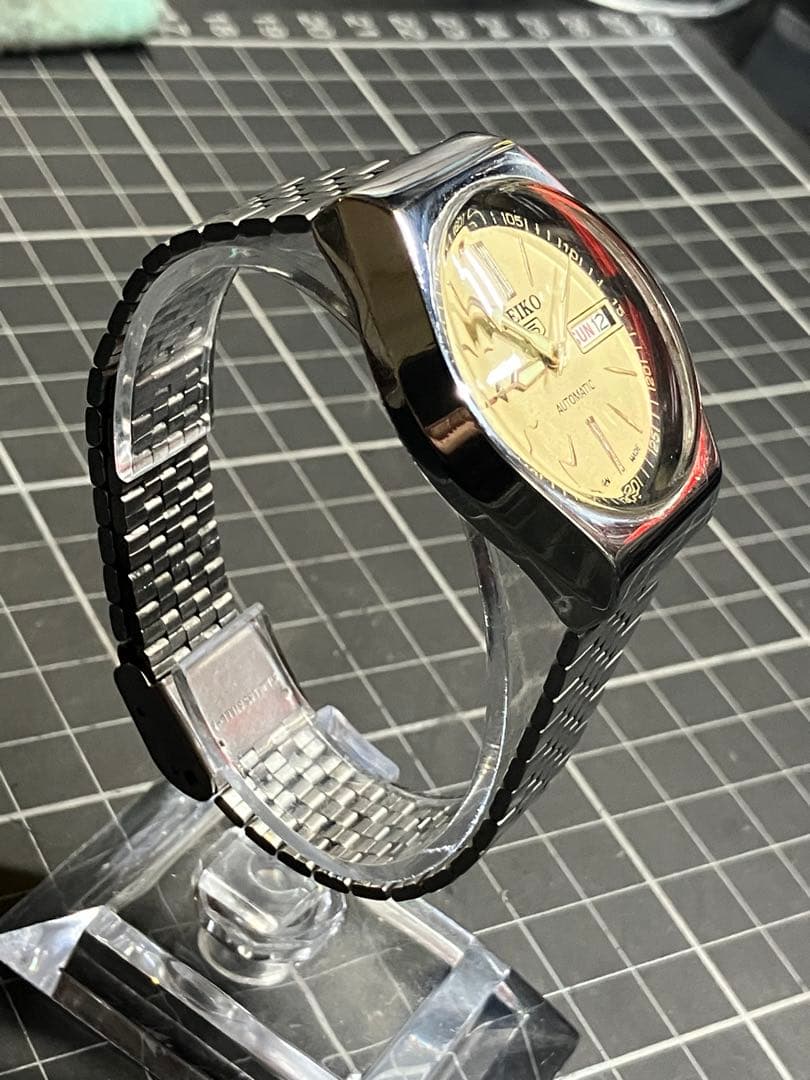 レア美品SEIKO 5 自動巻き時計 ヴィンテージ 動きます ジャンク
