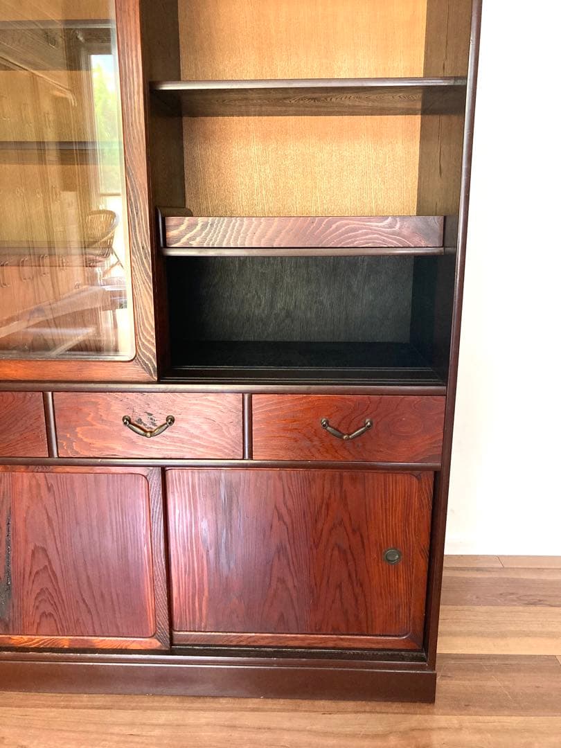 【連休sale】佇まい良さげな収納棚　食器棚