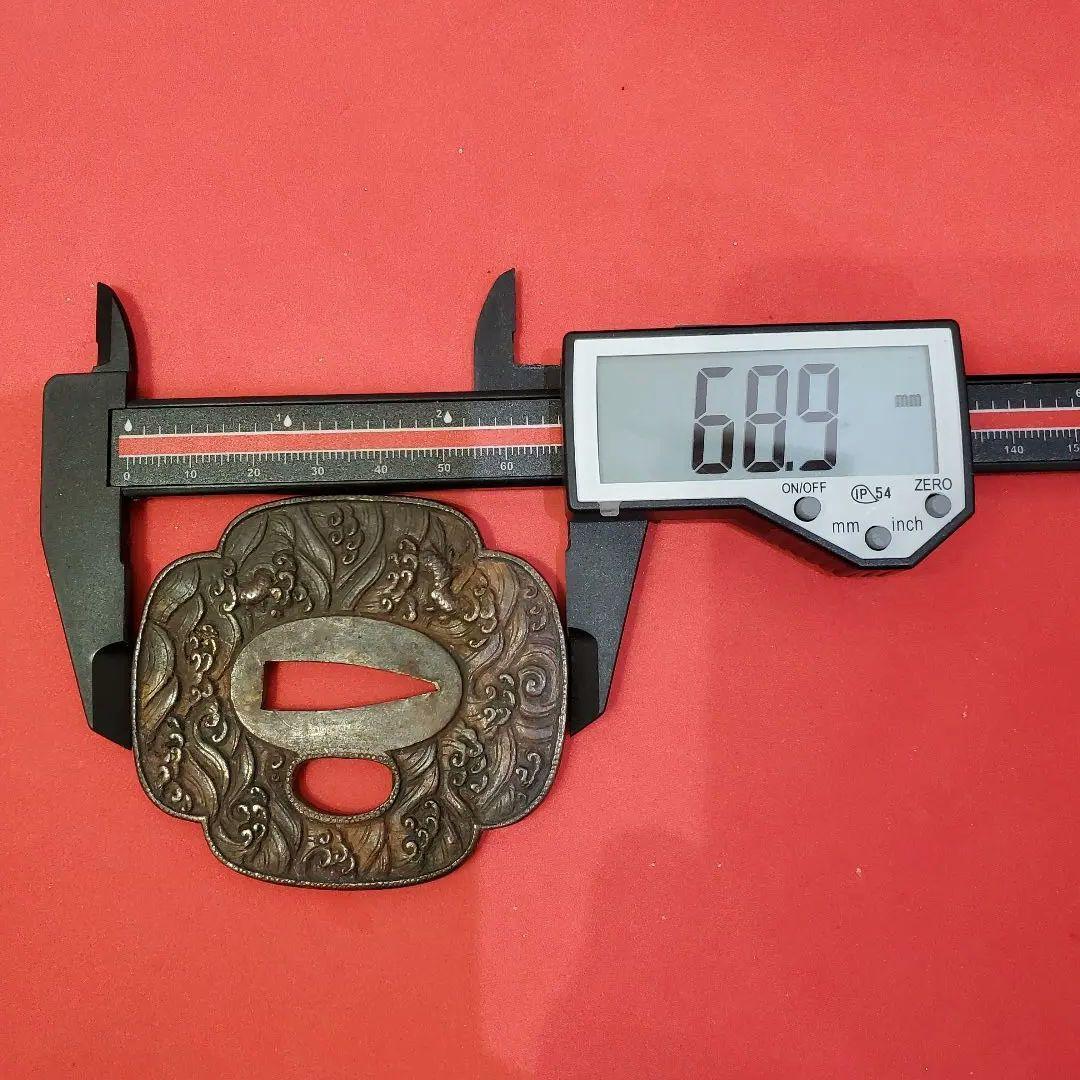 波龍図鐔　赤銅覆輪　鱗彫り　木瓜形　刀鍔　刀の鍔