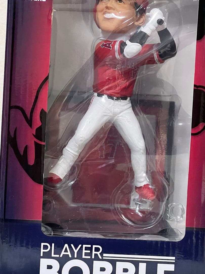 大谷翔平選手 ボブルヘッド フィギュア　トラウトのボブルヘッドもつけます。