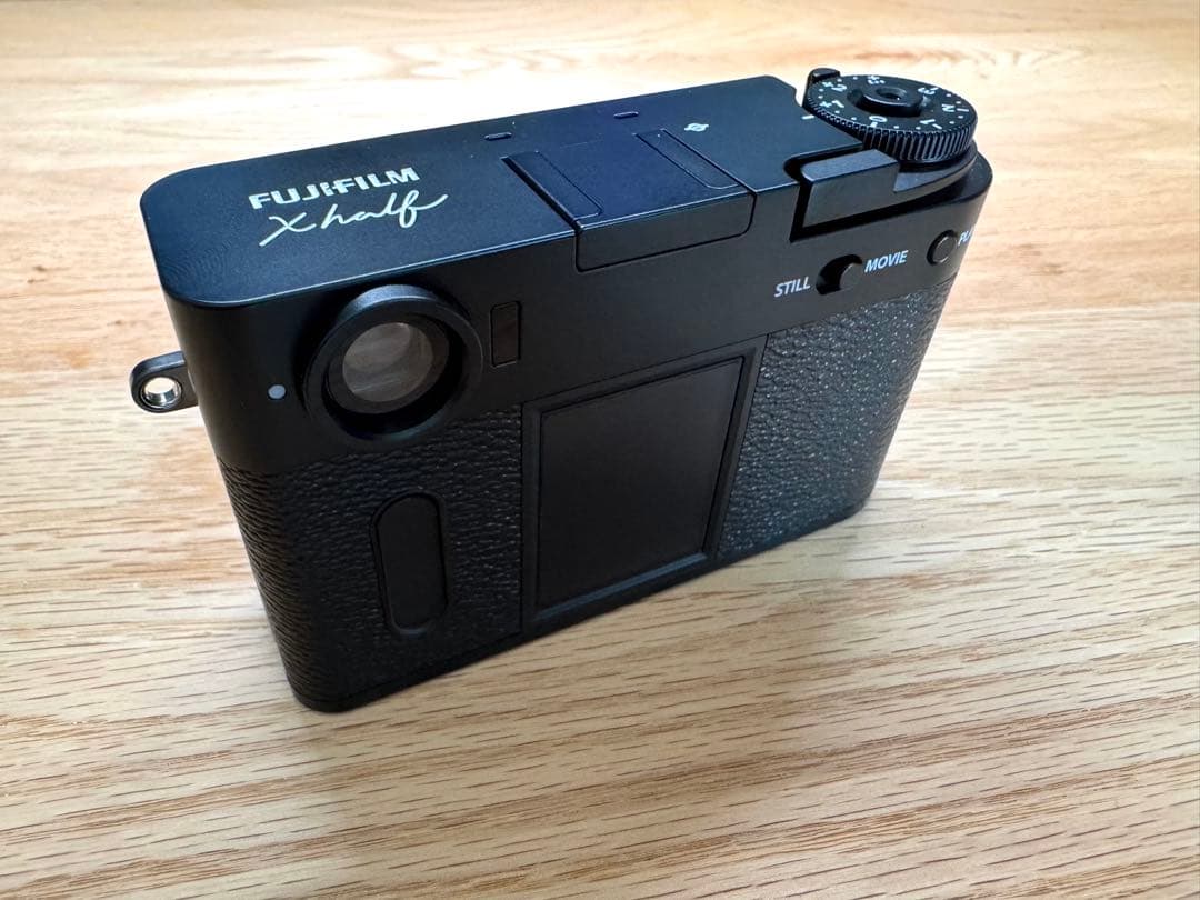 美品 Fujifilm X half ブラック X-HF1 【おまけ付き】