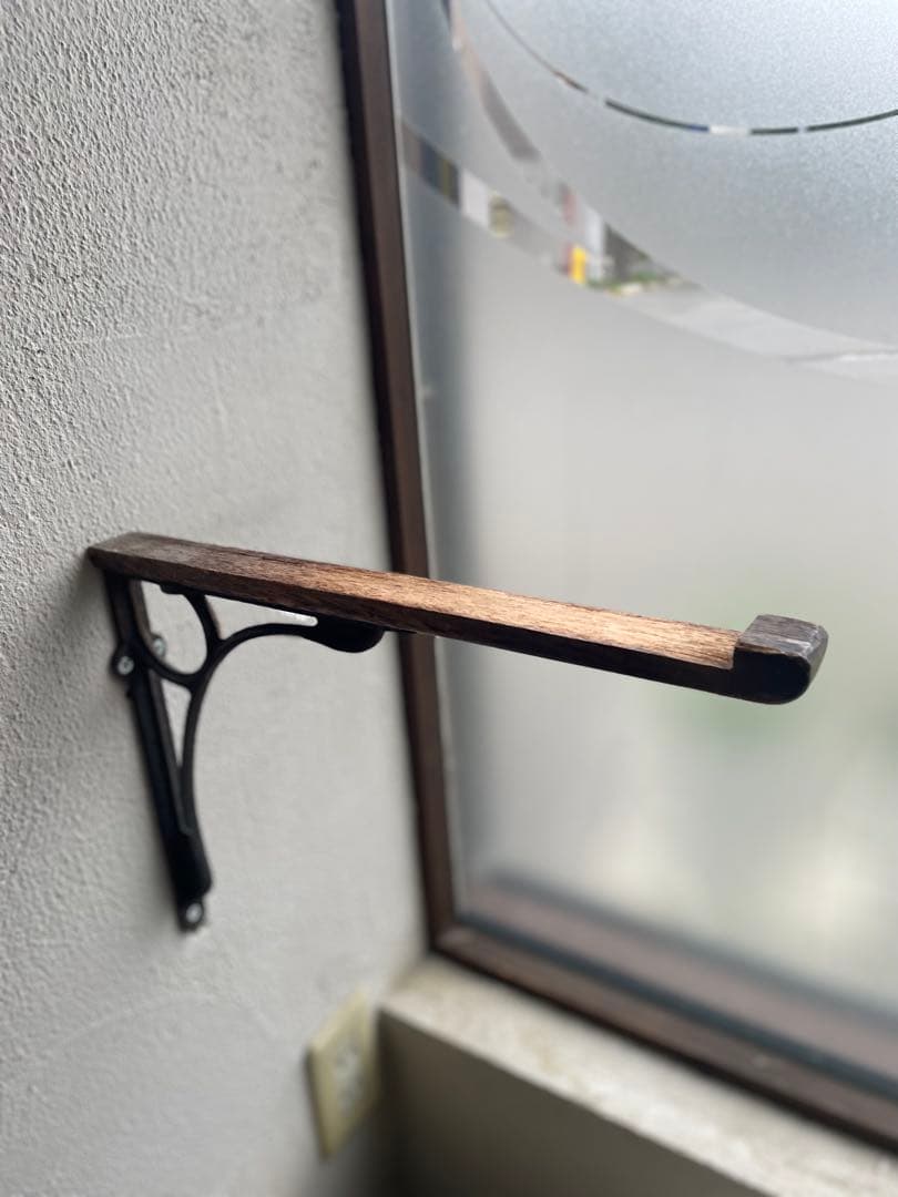 貴重　黒ガラス棚板　木と鉄の棚受けアンティーク