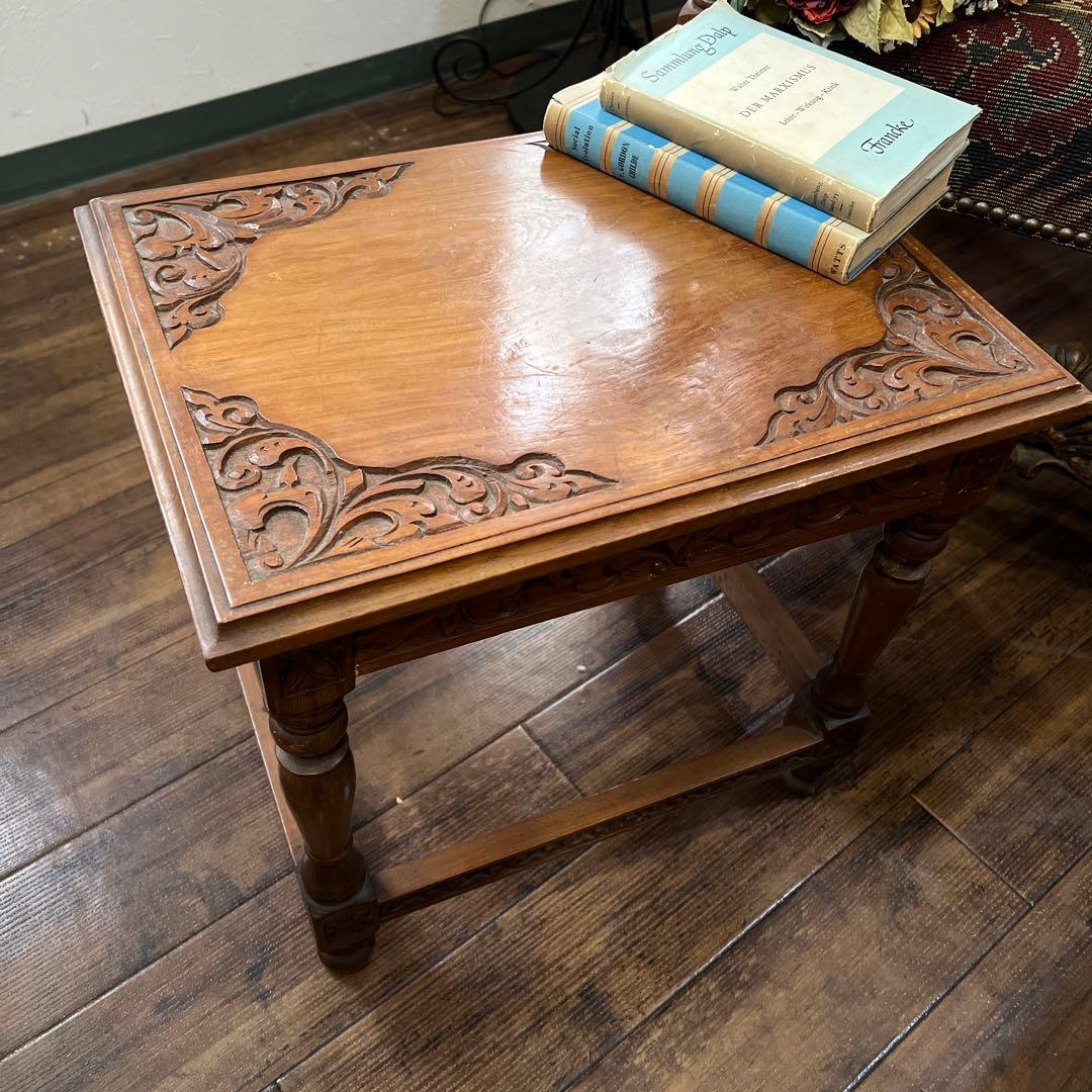 k527r121 彫刻細工が美しいサイドテーブル 木製 オリエンタルな雰囲気