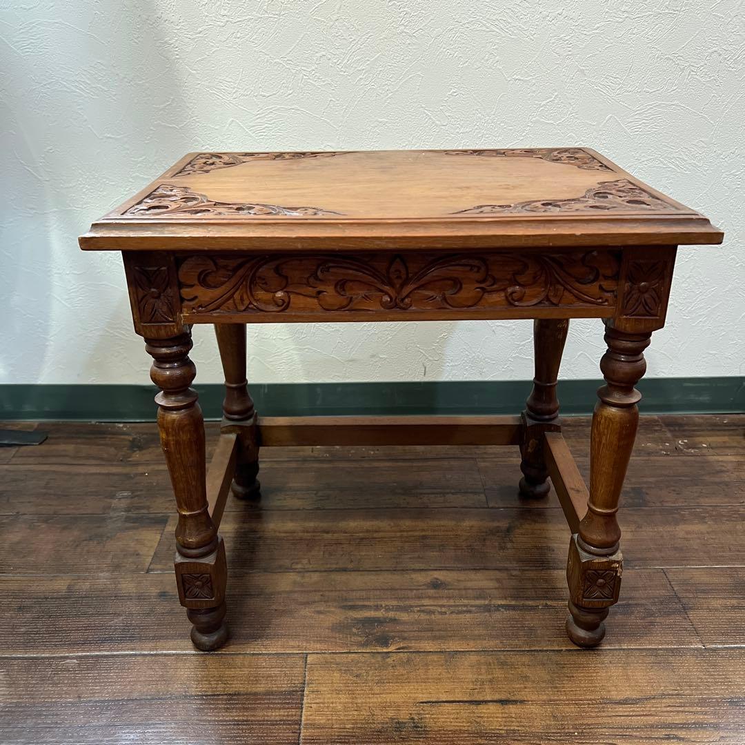 k527r121 彫刻細工が美しいサイドテーブル 木製 オリエンタルな雰囲気
