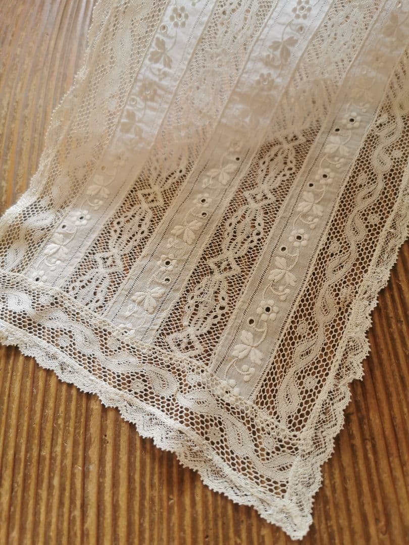 アンティークフランス ノルマンディーレース 縦繋ぎボビン＆ガロンレース ランナー