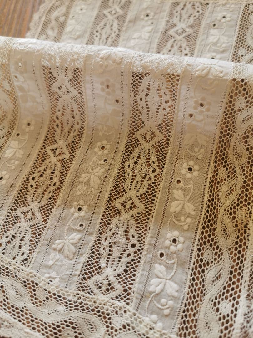 アンティークフランス ノルマンディーレース 縦繋ぎボビン＆ガロンレース ランナー