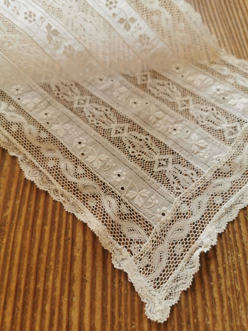 アンティークフランス ノルマンディーレース 縦繋ぎボビン＆ガロンレース ランナー