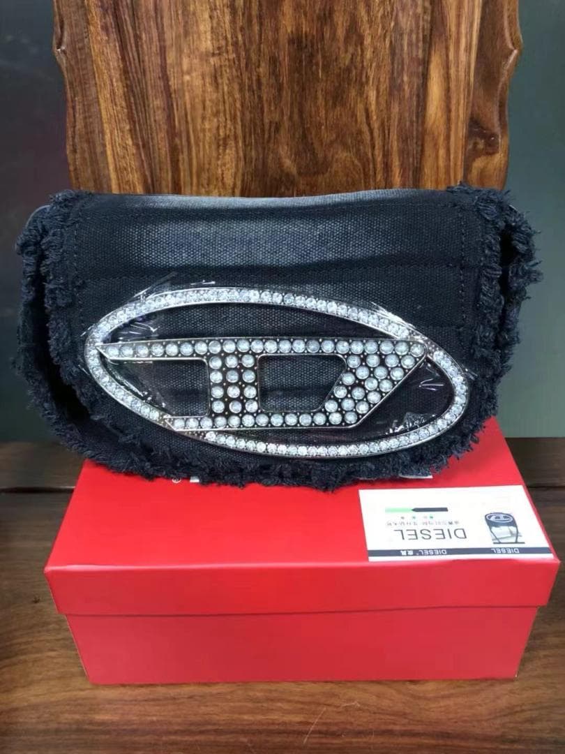 Diesel ストーン付き ブラックパーティーバッグ~~