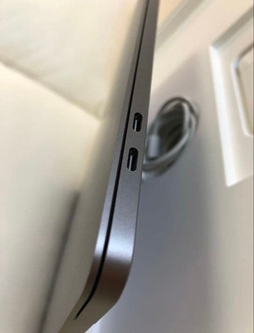 MacBook本体 APPLE MacBook Pro MACBOOK PRO MLUQ2J/A