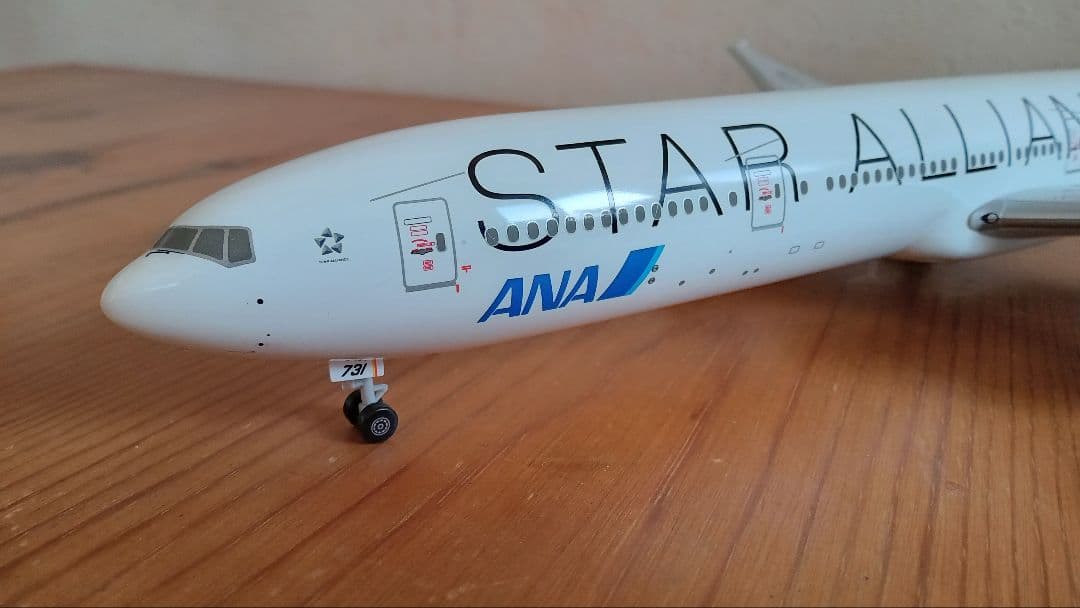 全日空商事 1/200 ANA Boeing 777-300ER