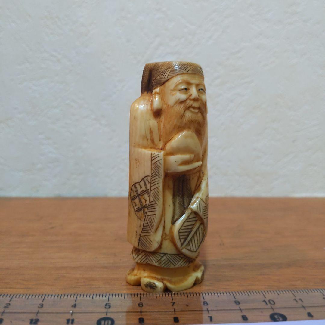 時代提げ物 七福神根付 天然素材 在銘【寿老人】高さ約7.6cm 重さ約50ｇ
