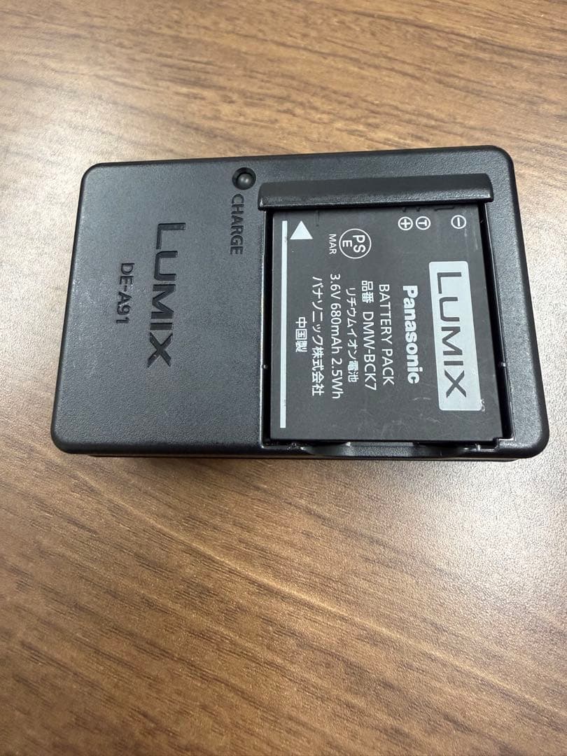 デジタルカメラ Panasonic LUMIX DMC-FX77