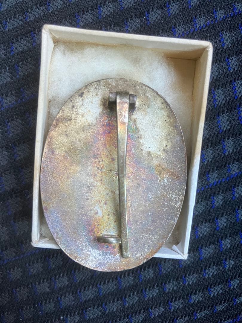 オーバル型金属製ピンバッジ　勲章　小判