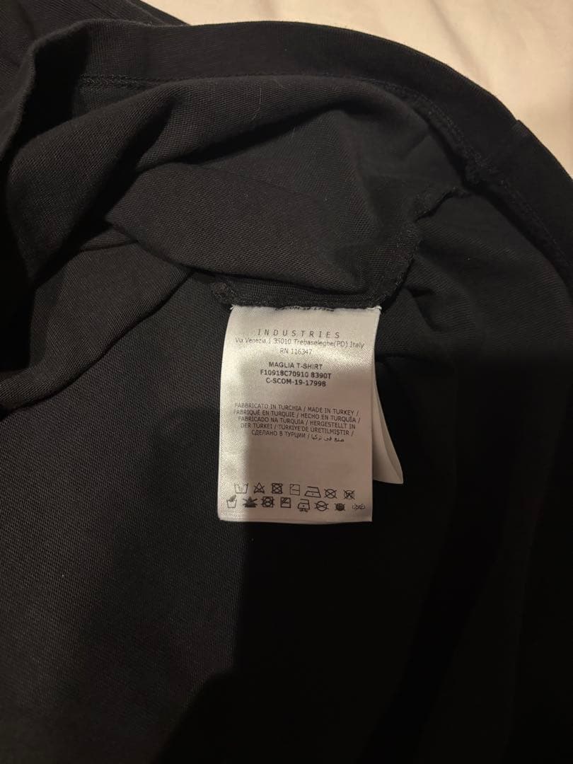 Moncler ブラック Tシャツ ロゴプリント