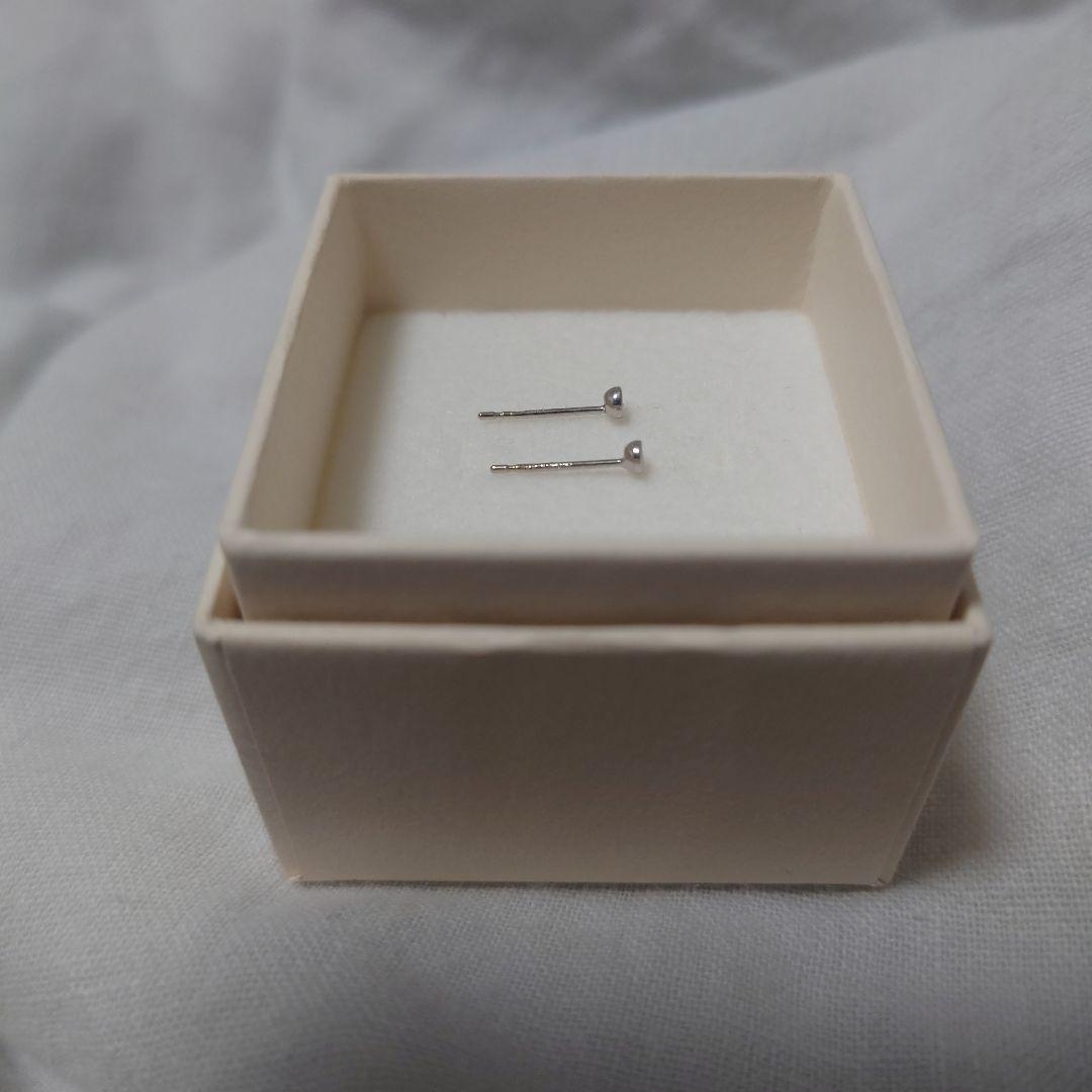 RAPA K18 ホワイトゴールド　ダイヤモンドスタッドピアス　0.04カラット