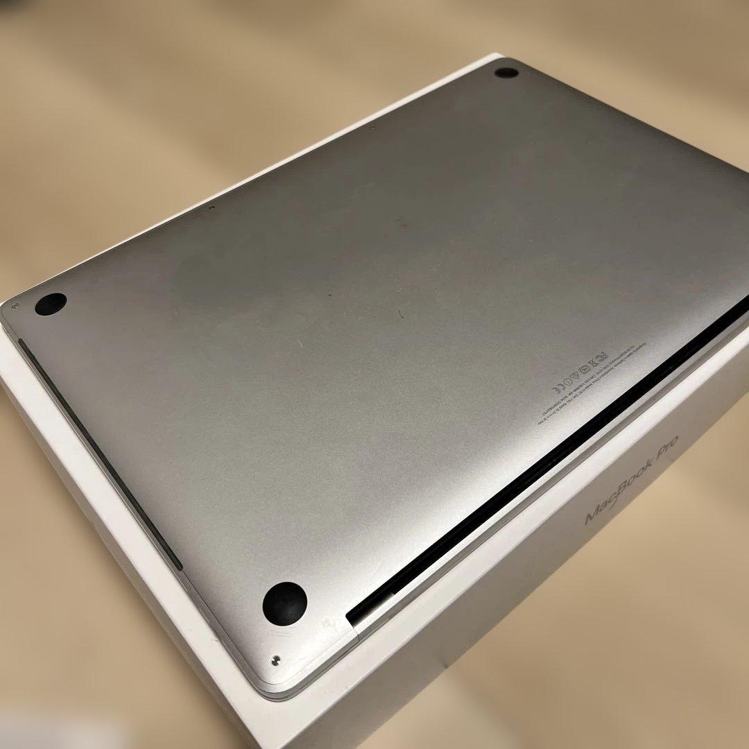 MacBookPro 15インチ2017 16GB 256GB i7