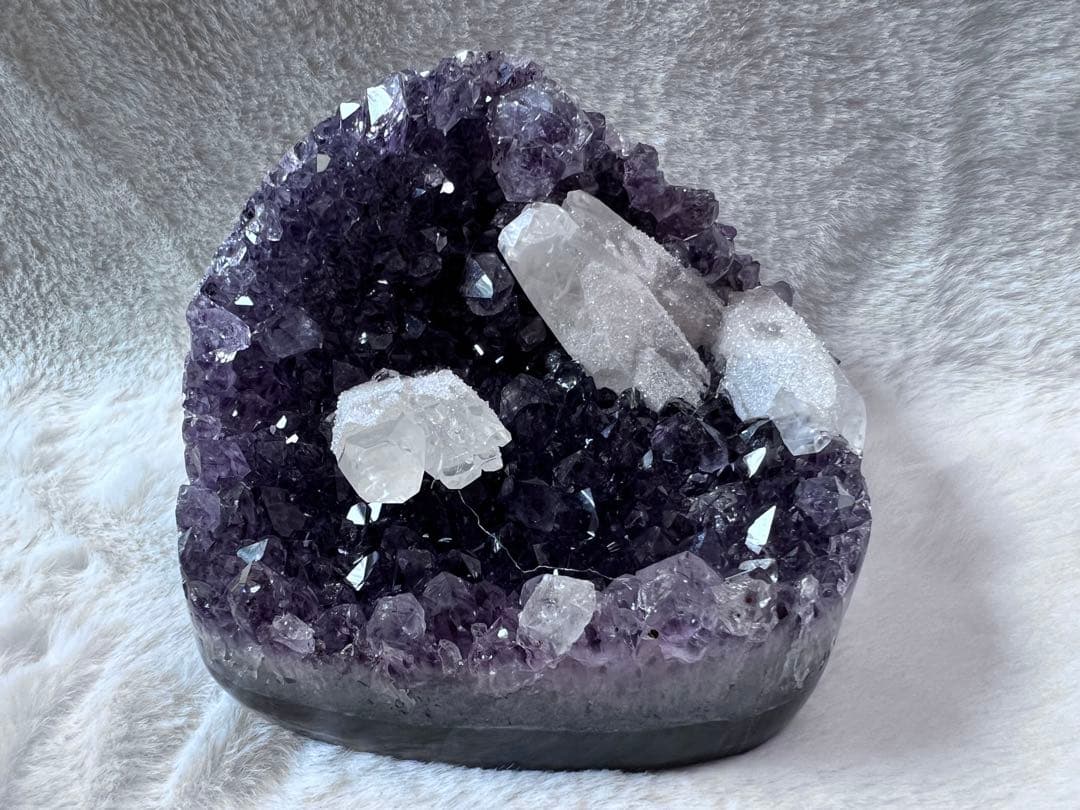 アメジストドーム　カルサイト共生