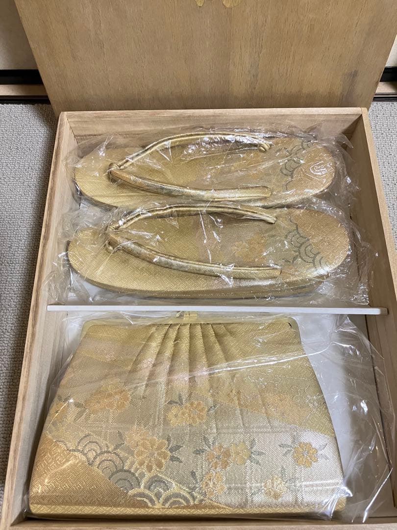 大特価SALE中★振袖フルセット【9点】★成人式★蝶々柄★モダン★正絹