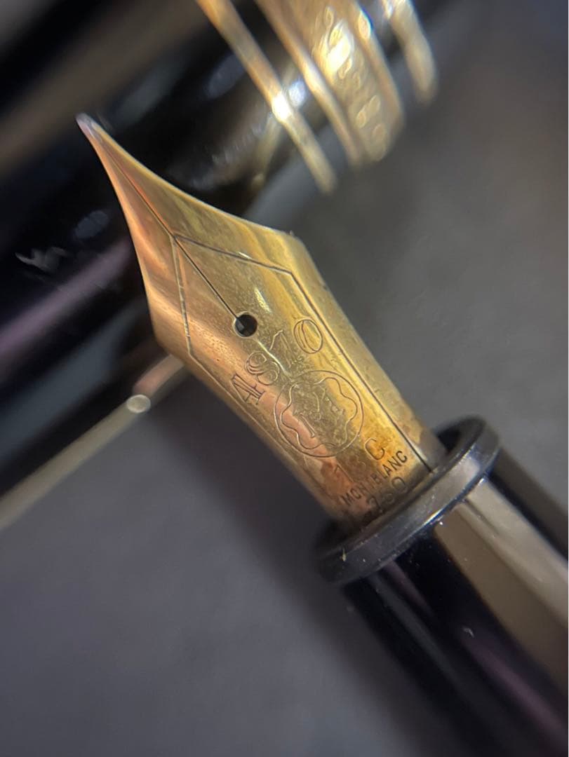 Montblanc Meisterstück No.146万年筆 黒