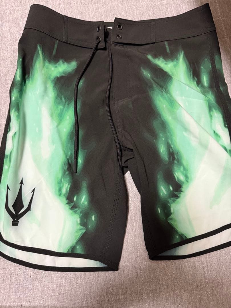 FIEDファイド　サーフパンツ 水着 サイズ28黒・緑　フィジーク